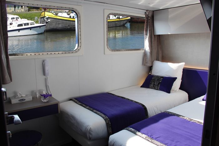 Main Deck 2 Beds